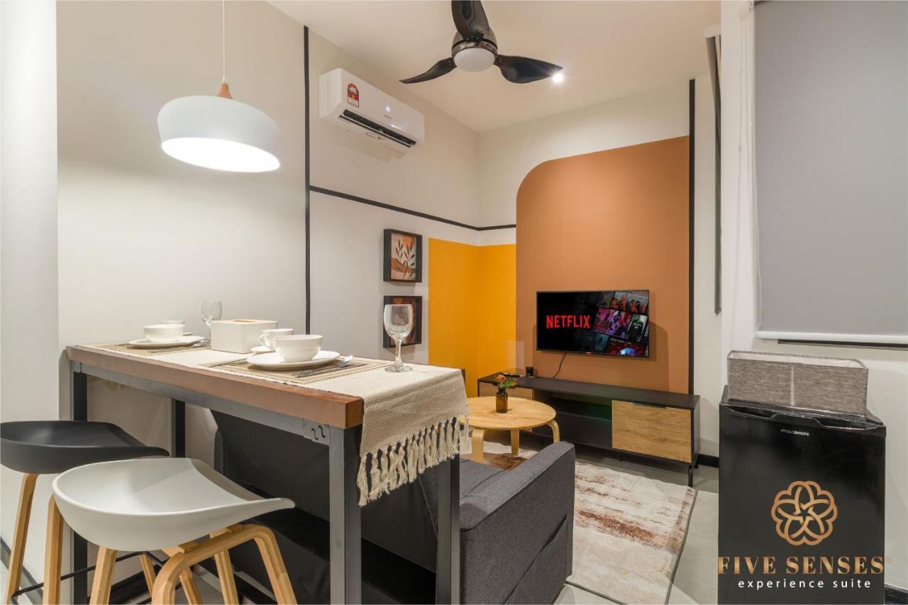 Neu Suites Residence Kuala Lumpur, Roam Luaran gambar